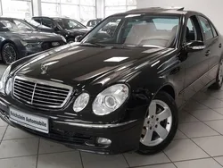 Obsidianschwarz (metallic) Gebraucht 2006 Mercedes E280 Avantgarde Limousine | 10.300 € (Etwas zu teuer)