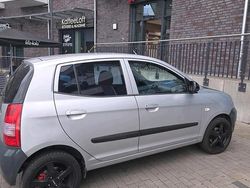 Silber Gebraucht 2004 Kia Picanto Kleinwagen | 1.300 €