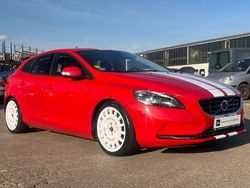 Rot Gebraucht 2014 Volvo V40 You! Kombi | 10.890 € (Etwas zu teuer)
