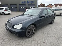 Blau Gebraucht 2004 Mercedes C200 Classic Limousine | 1.500 € (Superpreis)
