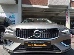Grau Gebraucht 2021 Volvo V60 Inscription Kombi | 21.900 € (Teuer)