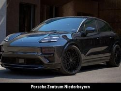 Tiefschwarzmetallic Neu 2025 Porsche Macan Turbo SUV | 147.174 € (Etwas zu teuer)