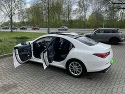 Weiß Gebraucht 2020 Mercedes CLA180 Edition Limousine | 28.800 € (Teuer)