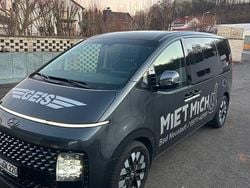 Schwarz Gebraucht 2023 Hyundai Staria Prime Van / Kleinbus | 36.000 € (Fairer Preis)