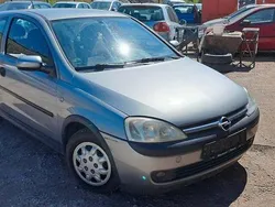 Grau Gebraucht 2002 Opel Corsa | 1.500 € (Fairer Preis)