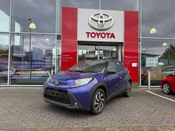 Juniper blue 8y8/ black mica 2 Neu 2024 Toyota Aygo Team Kleinwagen | 17.750 €