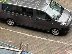 Grau Gebraucht 2017 Citroën Jumpy Van / Kleinbus | 21.490 € (Teuer)