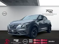 Dark grey metallic (metallic) Gebraucht 2023 Nissan Juke N-Connecta SUV | 22.990 € (Fairer Preis)