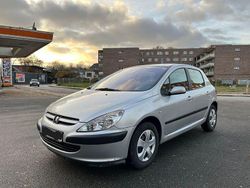 Grau Gebraucht 2003 Peugeot 307 Tendance Limousine | 2.450 € (Fairer Preis)