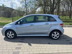 Silber Gebraucht 2009 Mercedes B200 Van / Kleinbus | 9.900 € (Teuer)