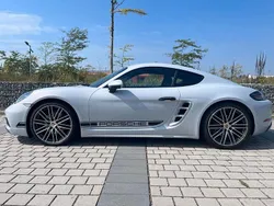 Grau Gebraucht 2024 Porsche 718 Cayman Sport Coupé | 82.900 €