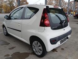 Weiß Gebraucht 2013 Peugeot 107 Active Kleinwagen | 3.999 € (Fairer Preis)