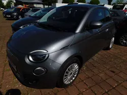Mineralgrau Gebraucht 2022 Fiat 500e Action Kleinwagen | 14.590 € (Fairer Preis)