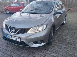 Grau Gebraucht 2016 Nissan Pulsar Tekna Limousine | 11.000 € (Etwas zu teuer)