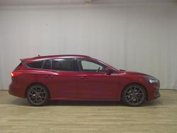 Rot Gebraucht 2020 Ford Focus ST-Line Kombi | 15.480 € (Superpreis)