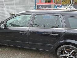 Schwarz Gebraucht 2005 Opel Astra Kombi | 750 € (Guter Preis)