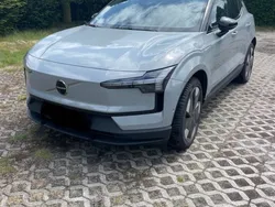 Grau Gebraucht 2024 Volvo EX30 Performance SUV | 36.400 € (Guter Preis)