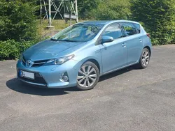 Blau Gebraucht 2013 Toyota Auris Hybrid Edition Limousine | 12.345 € (Fairer Preis)