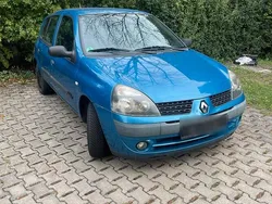 Blau Gebraucht 2002 Renault Clio II Kleinwagen | 2.500 €
