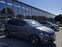 Grau Gebraucht 2015 VW Touran Comfortline Van / Kleinbus | 16.100 € (Etwas zu teuer)
