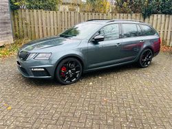 Grau Gebraucht 2017 Skoda Octavia RS Kombi | 18.199 € (Fairer Preis)