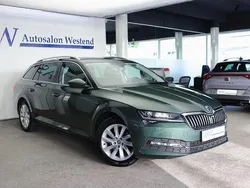 Grün Gebraucht 2020 Skoda Superb Style Kombi | 25.980 € (Fairer Preis)