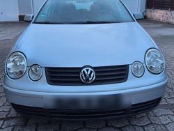 Silber Gebraucht 2004 VW Polo Trendline Kleinwagen | 2.000 € (Fairer Preis)