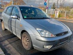 Grau Gebraucht 2002 Ford Focus Ghia Kleinwagen | 499 € (Superpreis)
