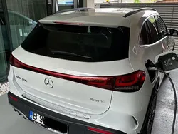 Weiß Gebraucht 2022 Mercedes EQA300 Premium Plus SUV | 39.500 € (Fairer Preis)