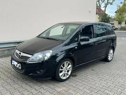 Schwarz Gebraucht 2011 Opel Zafira Sport Van / Kleinbus | 4.299 € (Guter Preis)