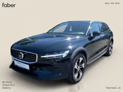 Schwarz Gebraucht 2023 Volvo V60 CC Plus Kombi | 38.990 € (Guter Preis)