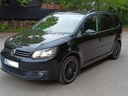 Schwarz Gebraucht 2014 VW Touran Sport Van / Kleinbus | 13.000 € (Etwas zu teuer)