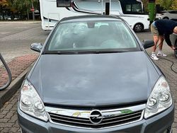 Grau Gebraucht 2007 Opel Astra Limousine | 2.250 € (Fairer Preis)