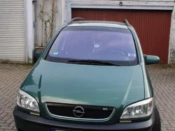 Grün Gebraucht 2002 Opel Zafira Van / Kleinbus | 1.250 € (Fairer Preis)