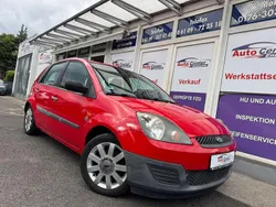 Rot Gebraucht 2006 Ford Fiesta Ambiente Kleinwagen | 1.999 € (Fairer Preis)
