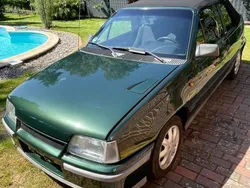 Grün Gebraucht 1991 Opel Kadett Edition Cabrio | 5.900 €