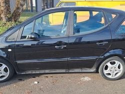 Schwarz Gebraucht 2001 Mercedes A160 Avantgarde Van / Kleinbus | 850 € (Guter Preis)