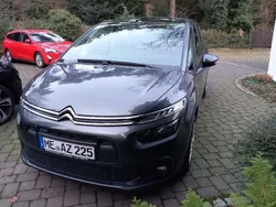 Lack grau shark/metallic klarl Gebraucht 2017 Citroën Grand C4 Picasso Feel Van / Kleinbus | 8.800 € (Fairer Preis)