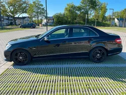 Schwarz Gebraucht 2009 Mercedes E350 Avantgarde Limousine | 18.499 €