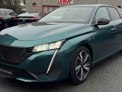 Blau Gebraucht 2022 Peugeot 308 SW Allure Kombi | 15.990 €