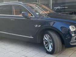 Black sapphire Gebraucht 2016 Bentley Bentayga SUV | 82.900 € (Fairer Preis)