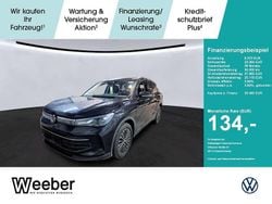 Deep black perleffekt (metallic) Gebraucht 2024 VW Tiguan Life SUV | 33.490 € (Fairer Preis)