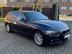 Schwarz Gebraucht 2016 BMW 318 Advantage Kombi | 10.000 € (Guter Preis)