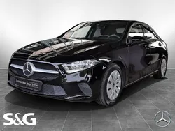 Unilack nachtschwarz Gebraucht 2022 Mercedes A180 Limousine | 23.490 € (Guter Preis)