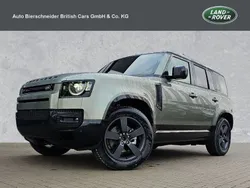 Gruen Neu 2025 Land Rover Defender SE Dynamic SUV | 82.890 € (Superpreis)