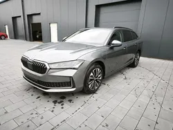 Grau Neu 2025 Skoda Superb Selection Kombi | 42.390 € (Superpreis)