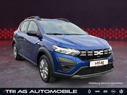 Ironblau (metallic) Gebraucht 2023 Dacia Sandero Essentiel Limousine | 13.970 € (Guter Preis)