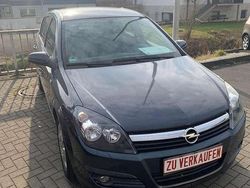 Blau Gebraucht 2007 Opel Astra Limousine | 3.333 € (Etwas zu teuer)