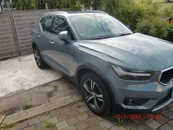 Grau Gebraucht 2019 Volvo XC40 Momentum SUV | 22.999 € (Guter Preis)