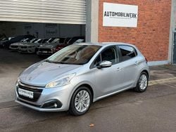 Silber Gebraucht 2017 Peugeot 208 Style Kleinwagen | 6.999 € (Fairer Preis)